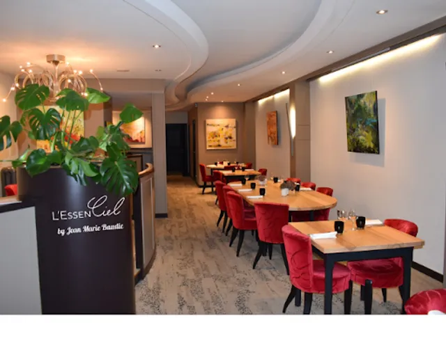 L'essenciel Restaurant By Jean Marie Baudic