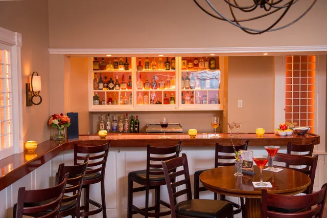 Chapman Tavern Restaurant & Patio