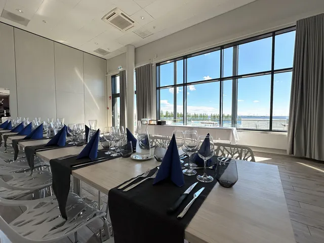 Seaview Restaurant Lumihiutale