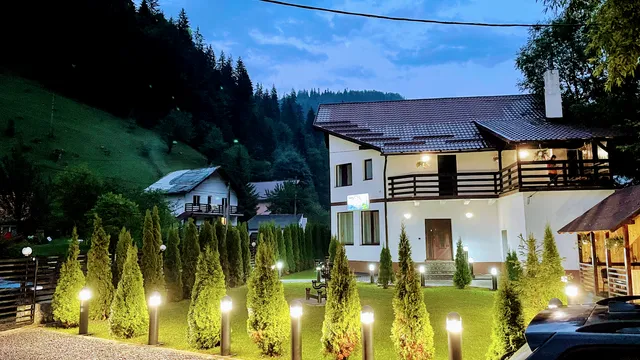 Pensiunea Julian House