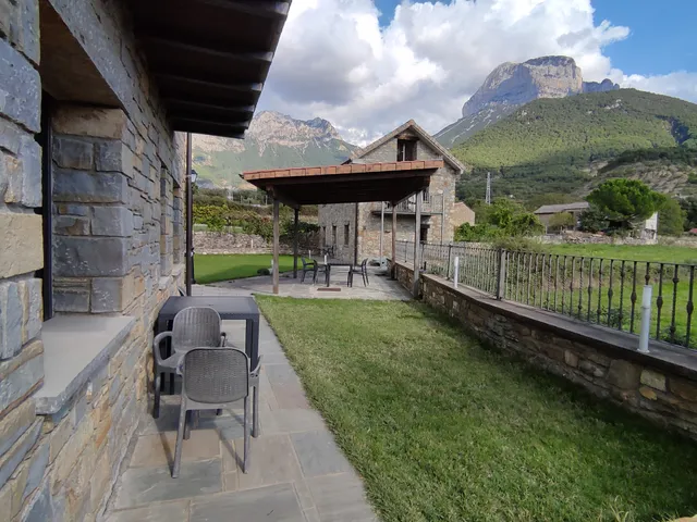 Puerta de Ordesa Garden