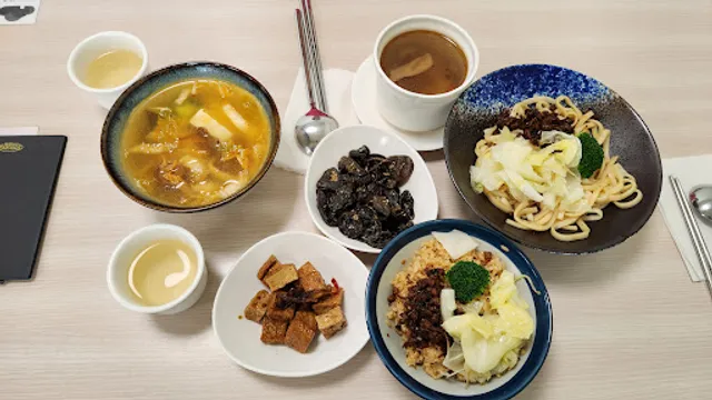 綠花朵蔬食手作（週一公休、素食餐廳、冷凍調理包、醬料）