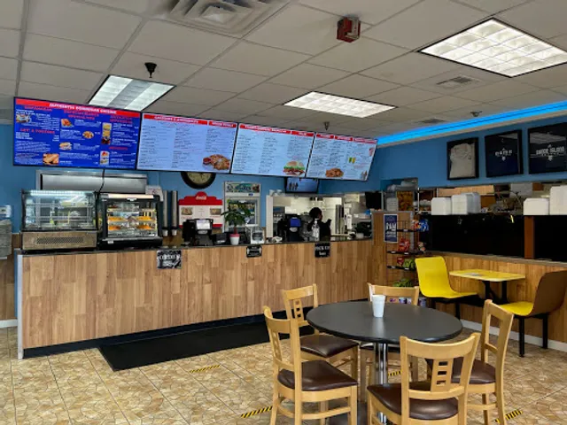 The Rhode House & El Macuto DominicanRestaurant