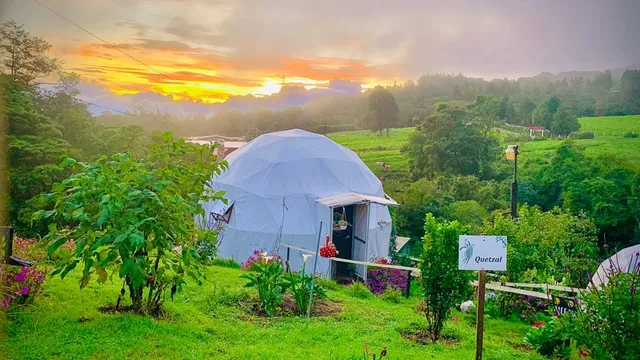 Poas Volcano Observatory Lodge & Glamping