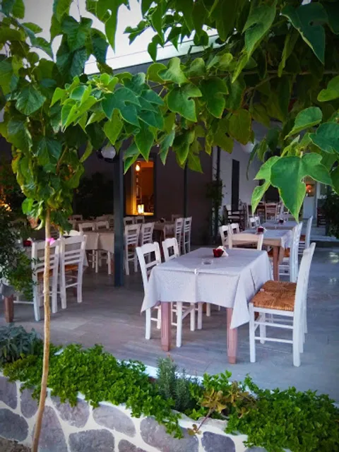 Melina's Taverna Restaurant