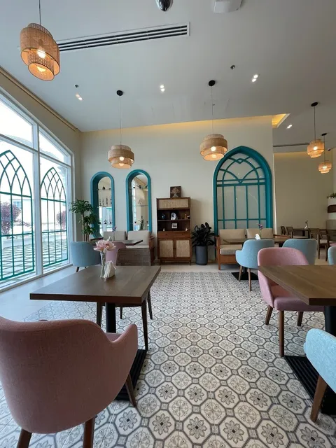 Kaaki W Nos Restaurant كعكة و نص