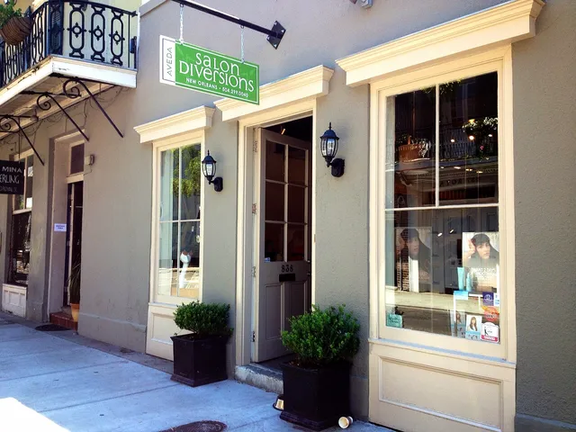 Salon Diversions
