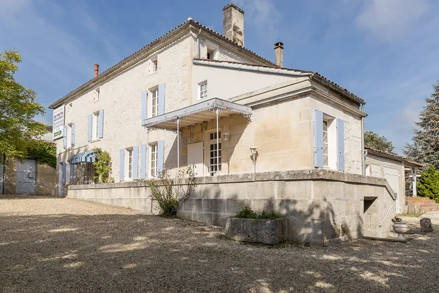 Hostellerie les Pigeons Blancs