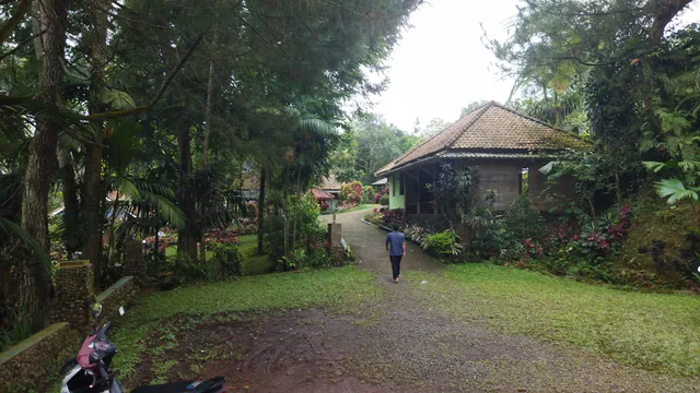 Saung Lokapurna