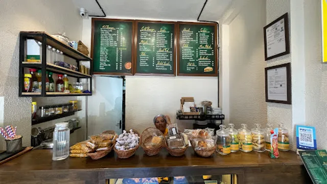 Philtre Coffee town, Pondy Bazaar