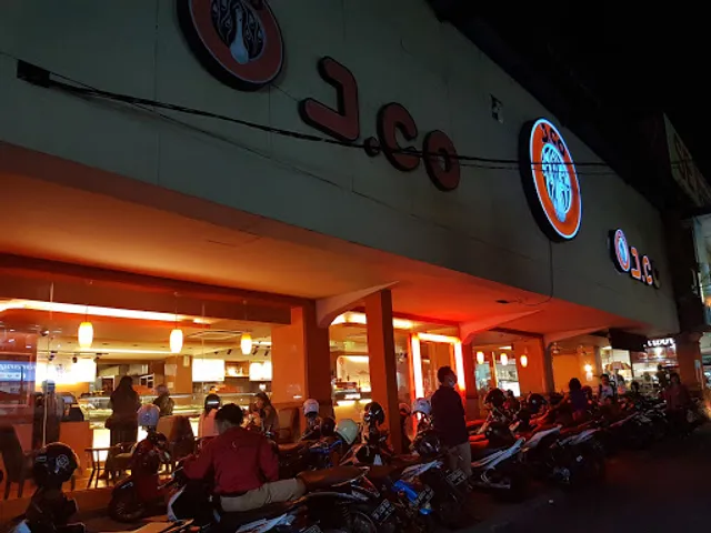 J.Co Donuts & Coffee