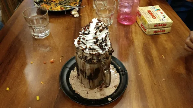 Cakes N Chemistry - Custom Cakes & Bakery