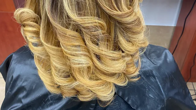 Julia Dominican Hair Salon