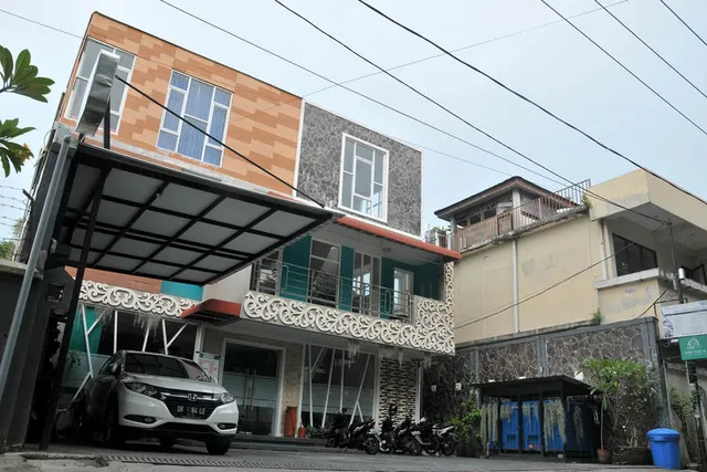 RedDoorz Plus @ Cakranegara