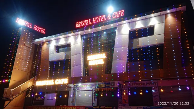Bristal Hotel & Cafe