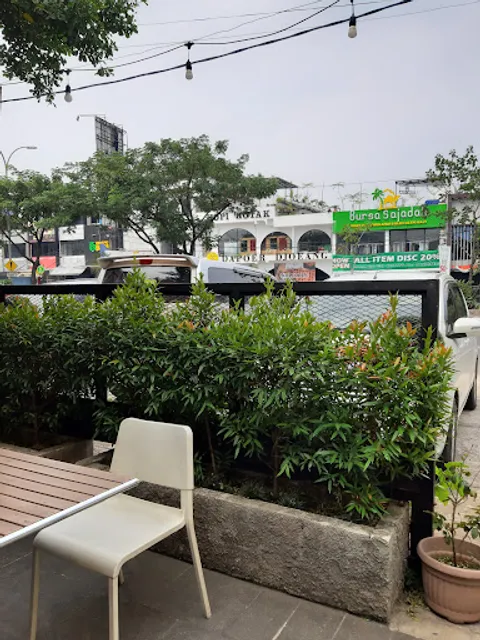 Roemah - Coffee, Eatery, and Hub