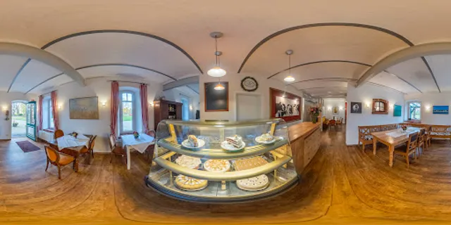 Café Q Brunstorf Corinna Kruse and Sandra Waidikat