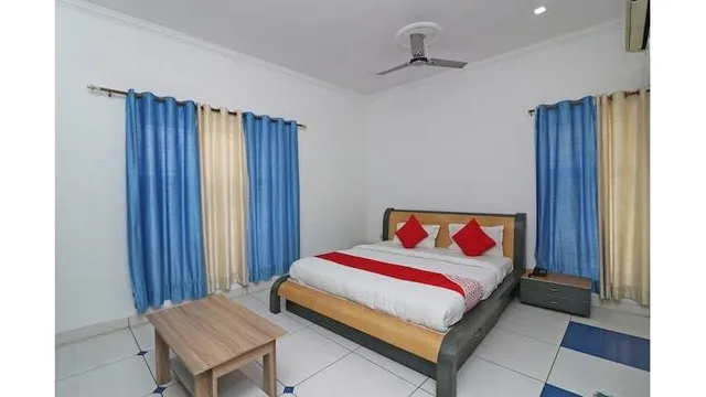 OYO 11069 Hotel Star INN