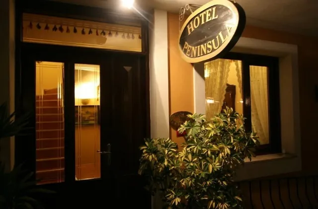 Hotel Peninsula