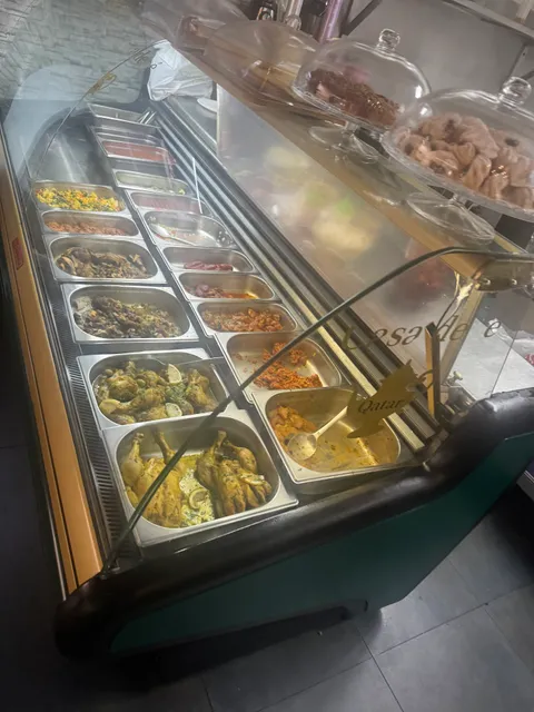 Restaurante Qatar cocina árabe mediterránea (حلال طيب)