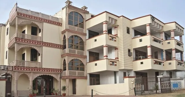 POP 92935 Hotel Abhay Haveli