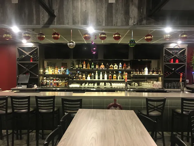 Crazy Horse Bar & Grill