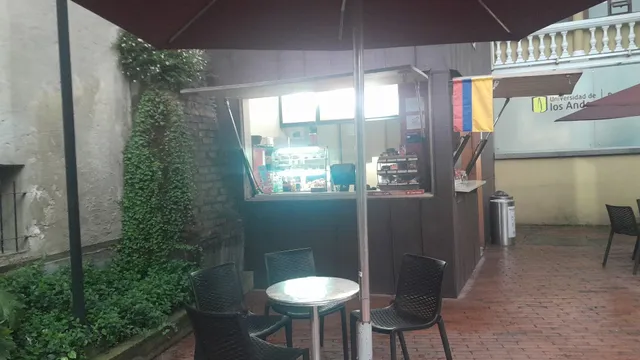 Juan Valdez - Universidad Andes - CAI