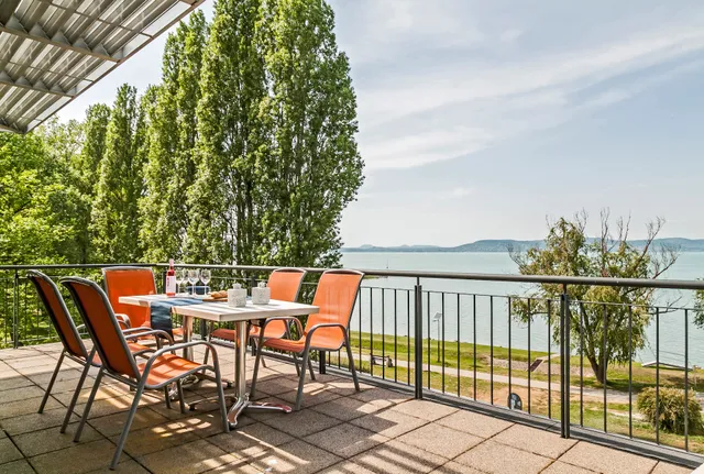 Panoramic Art Apartment with jacuzzi