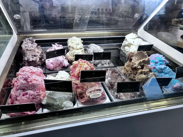 The Gold Ice Cream Ponce