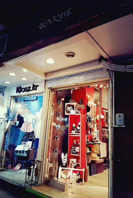 東區飾品 Unique Accessories