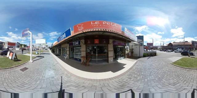 Lê Petit Café & Restaurante