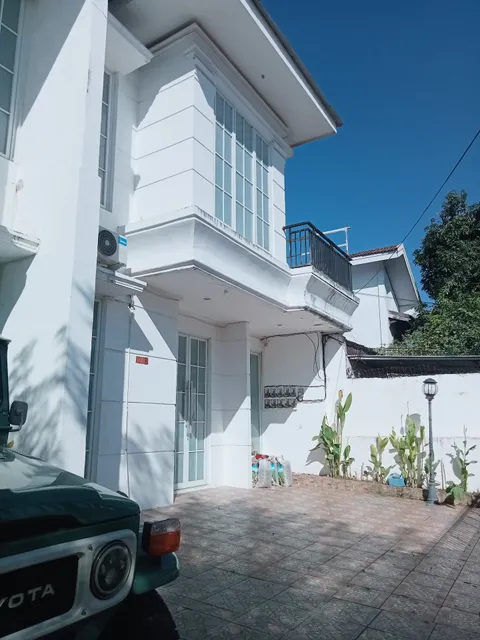 RedDoorz @ Golden White House Pettarani