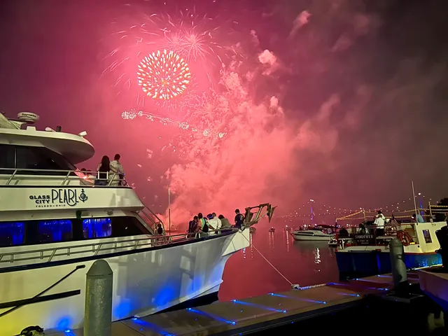 J&M Cruise Lines - The Sandpiper and The Glass City Pearl