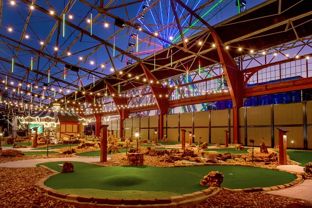 St. Louis Union Station Mini Golf