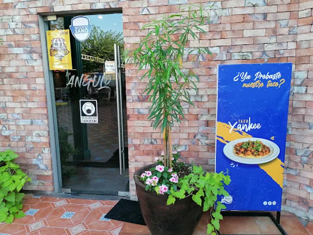 Los Angulo Carnes Y Mariscos