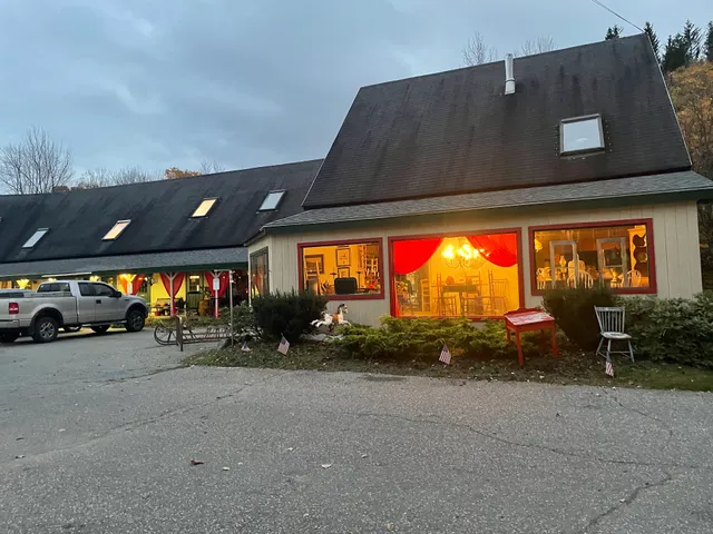 The Shops At Collectors Cottage