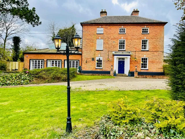 Lydney House Hotel sleeps 22