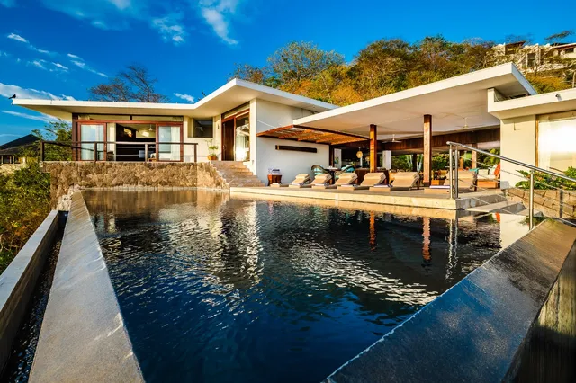 Luxury Villas Pinilla