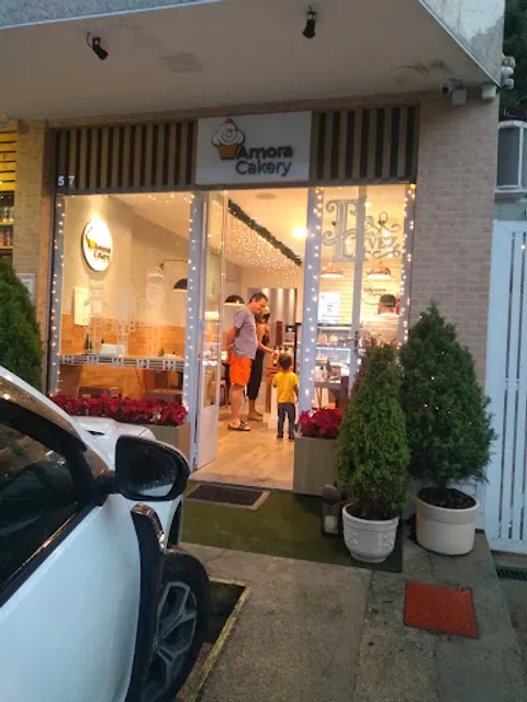 Amora Cakery