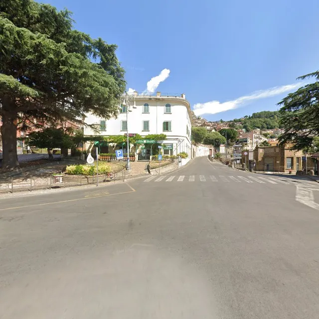 La. Vecchia. Stazione telefono