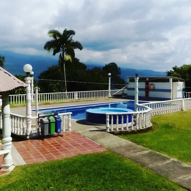 La Mesa Cabañas "El Paraíso" Zapata