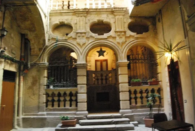 Sisters Residence B & B