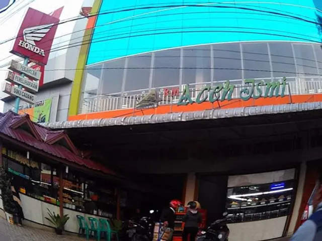 RUMAH MAKAN ACEH ISMI