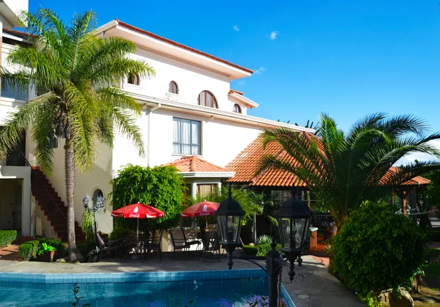 AVANTI HOTEL & CONVENTION CENTER