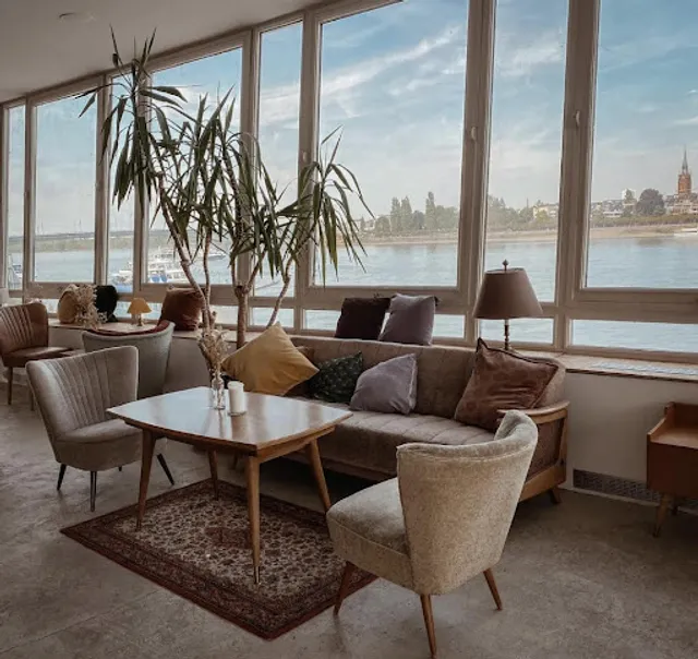 Café Bar Rheinpavillon