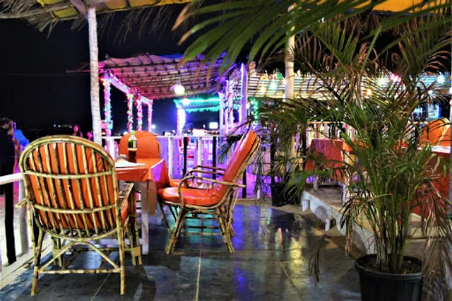 Om Cafe Bar & Restaurant