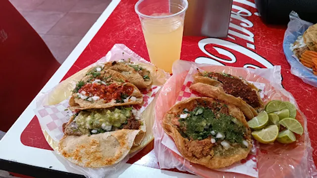 Tacos De Barbacoa El Che & Mesie