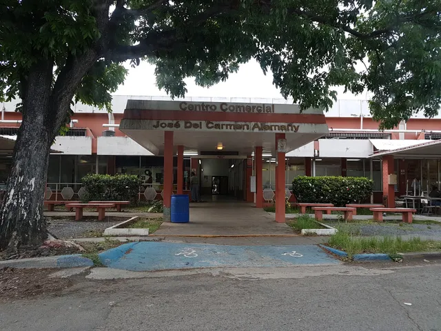 Plaza del Mercado José del Carmen Alemañy