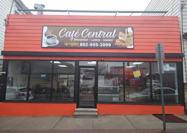 Café Central & South Bbq 2 (East Newark)