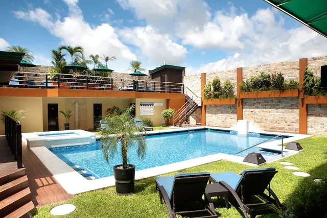 Queens Hotel Angeles City